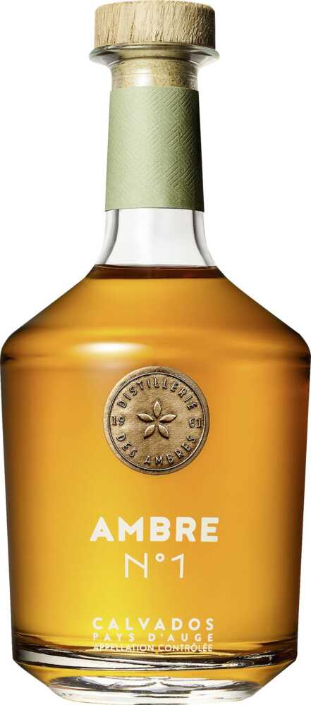 Distillerie des Ambres Calvados Ambre No 1 Ac Calvados Du Pays DAuge A002  0.7 L Flasche